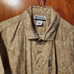 Men's Large Columbia Sportswear Co. Tan Floral Short Sleeve Button Down Shirt